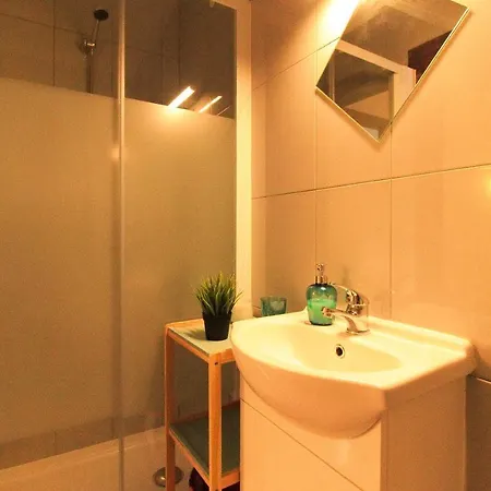 A Ilha Do Lindo Vale * Oporto